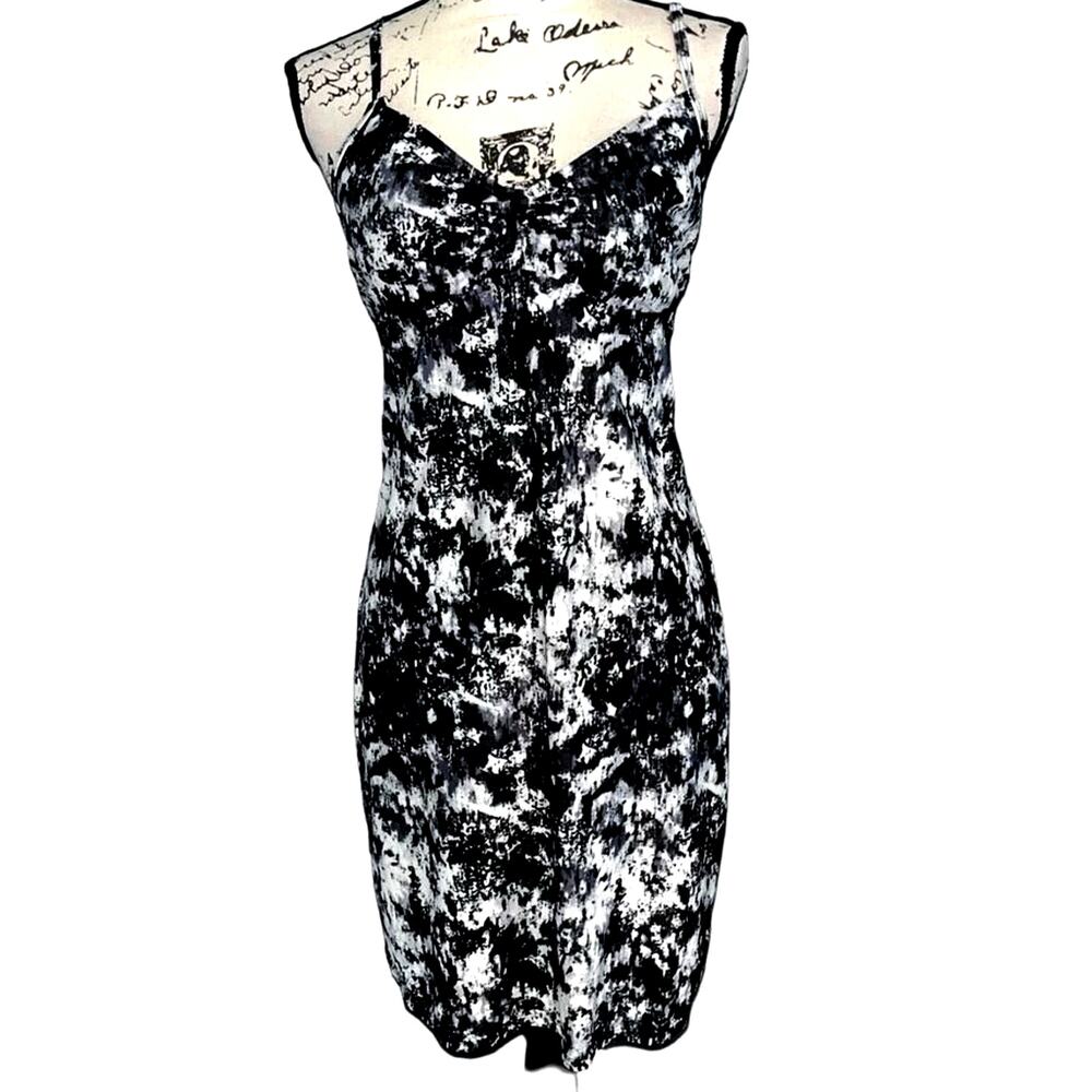 Athleta black & white Zumma halter dress medium - Picture 2 of 5